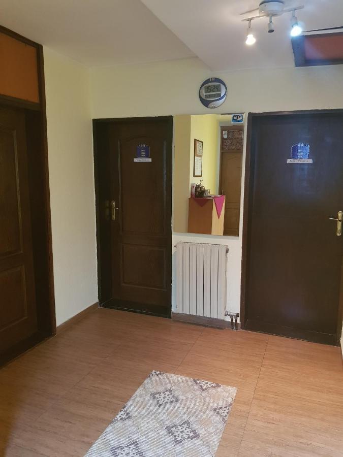 Pansion Lug Hotell Beograd Eksteriør bilde