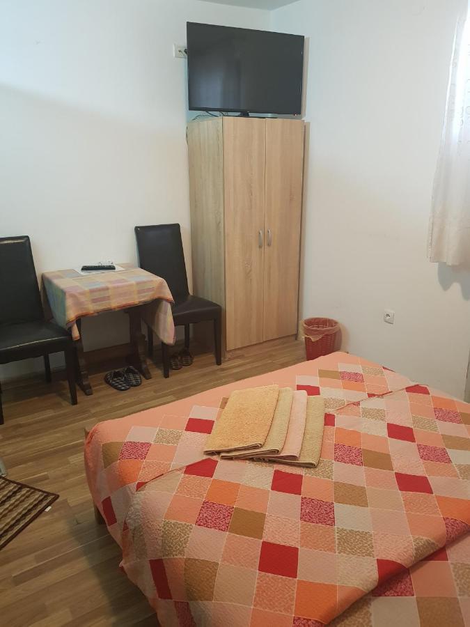 Pansion Lug Hotell Beograd Eksteriør bilde