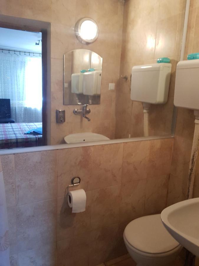 Pansion Lug Hotell Beograd Eksteriør bilde